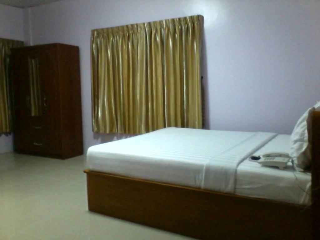 Aung Tha Pyay Hotel 3 Yangón Habitación foto