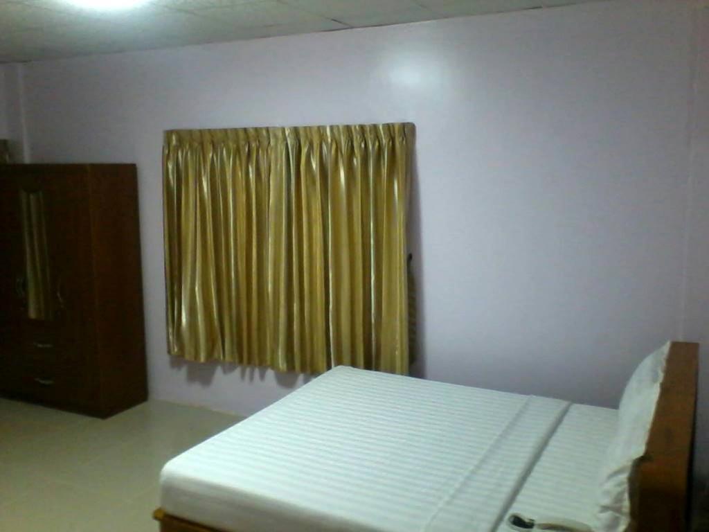 Aung Tha Pyay Hotel 3 Yangón Habitación foto