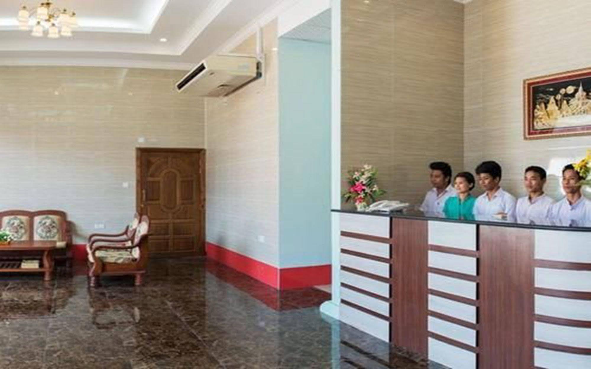 Aung Tha Pyay Hotel 3 Yangón Exterior foto