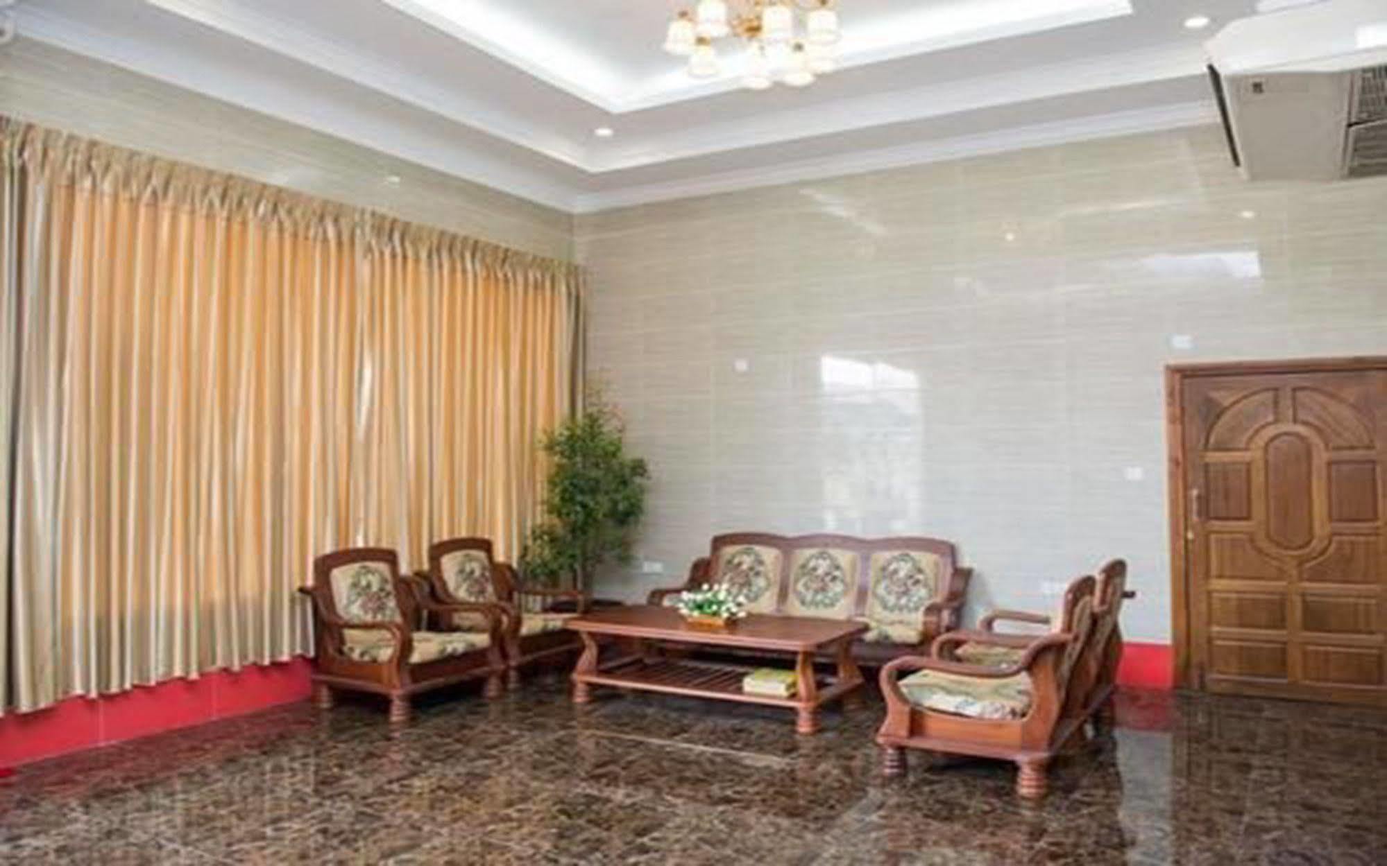 Aung Tha Pyay Hotel 3 Yangón Exterior foto